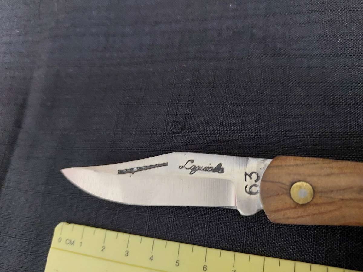Stunning Laguiole ( 63) Pocket Knife with Wooden Handle in Excellent Condition