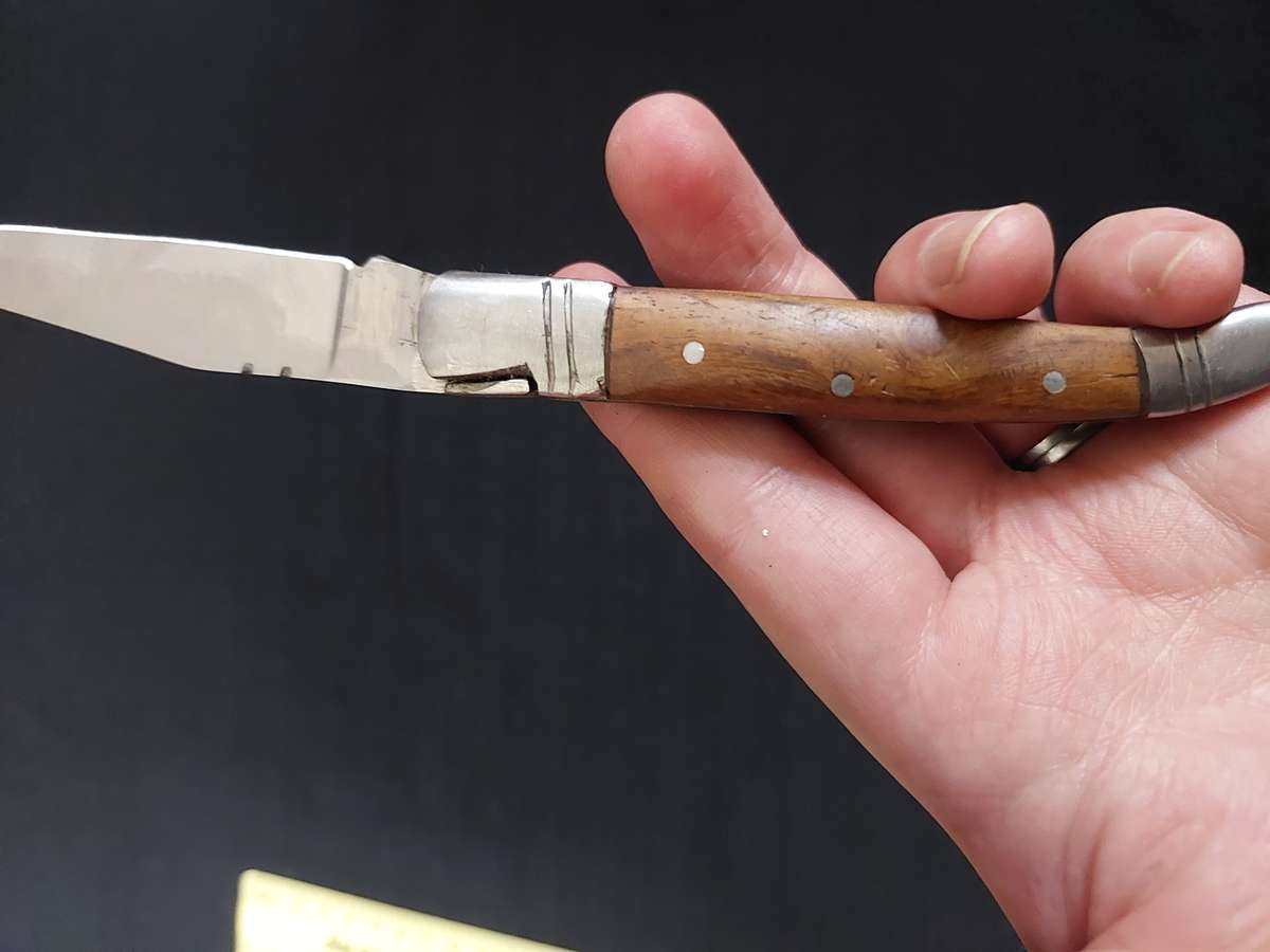 Fantastic Vintage `Pradel Auvergne` - (1421) Folding Knife With Wooden Handle - Good Condition