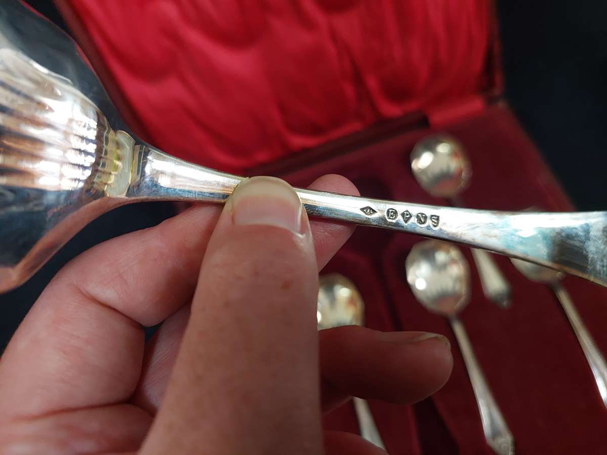 Stunning Antique 7 Piece EPNS Silver Plated Fruit Spoons & Serving Spoons - Good Condition