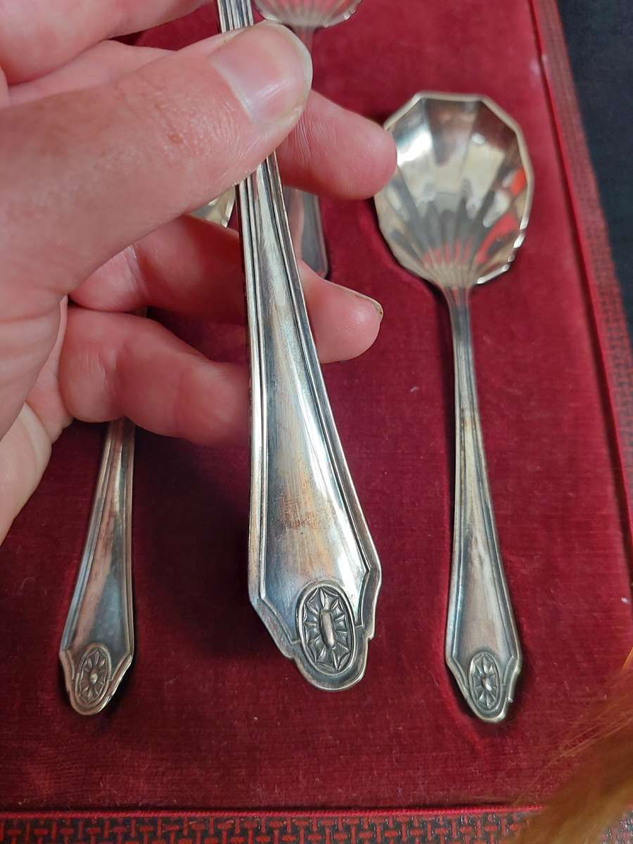 Stunning Antique 7 Piece EPNS Silver Plated Fruit Spoons & Serving Spoons - Good Condition