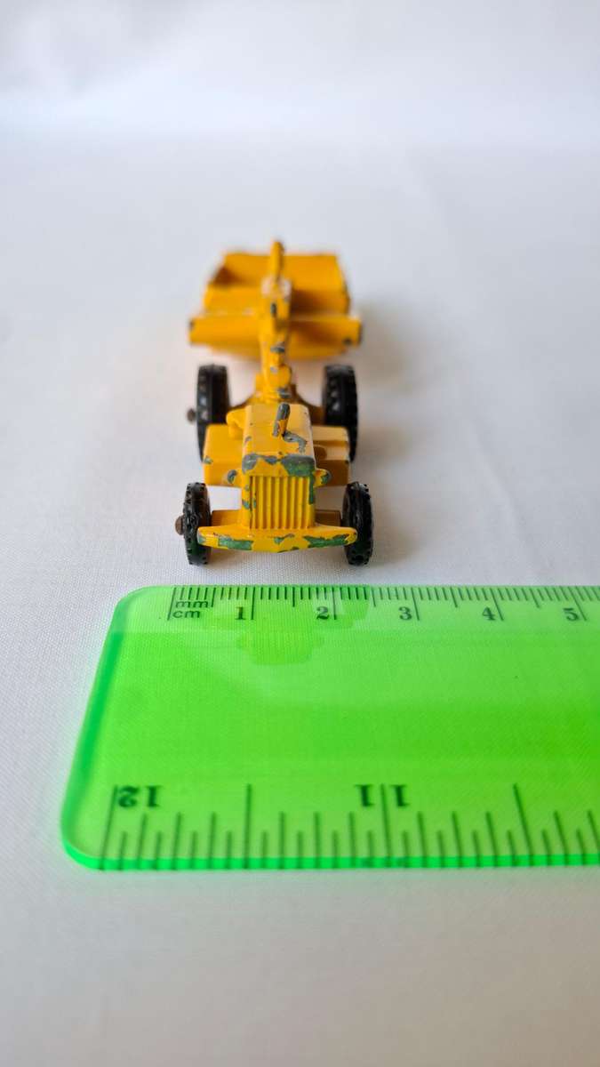 Vintage Lesney Diecast M1 Caterpillar Earth Scraper- Good Condition