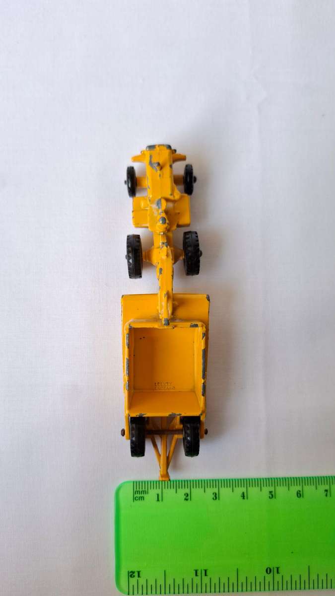 Vintage Lesney Diecast M1 Caterpillar Earth Scraper- Good Condition