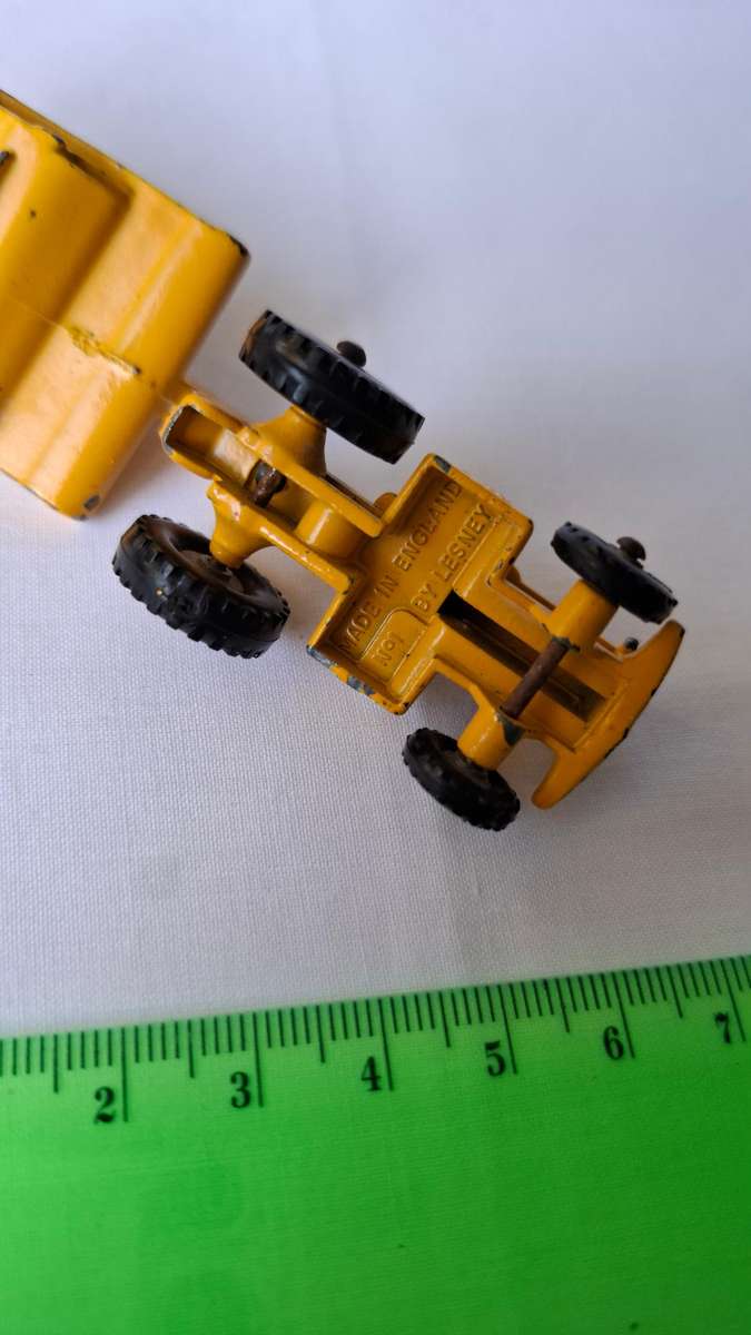 Vintage Lesney Diecast M1 Caterpillar Earth Scraper- Good Condition