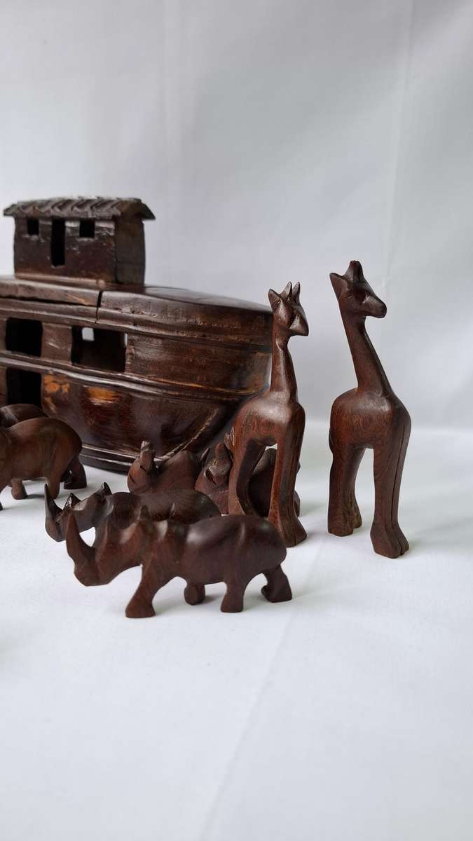 Remarkable Vintage Hand Carved Wooden Noah's Ark with Carved Animals - Good Condition