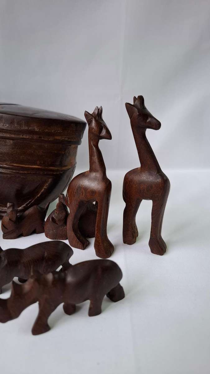 Remarkable Vintage Hand Carved Wooden Noah's Ark with Carved Animals - Good Condition