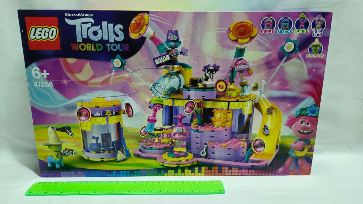 LEGO Trolls World Tour Vibe City Concert set (model number 41258). - Excellent Condition