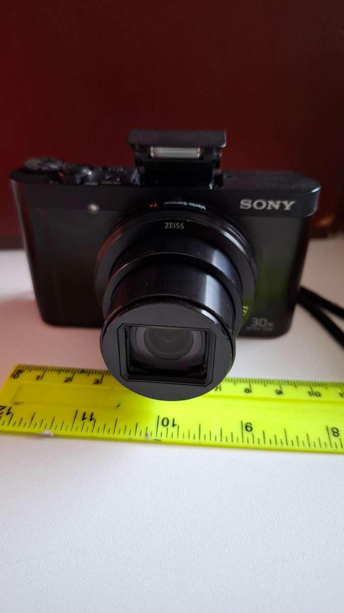 Sony Cyper-shot DSC-WX500 Digital Camera