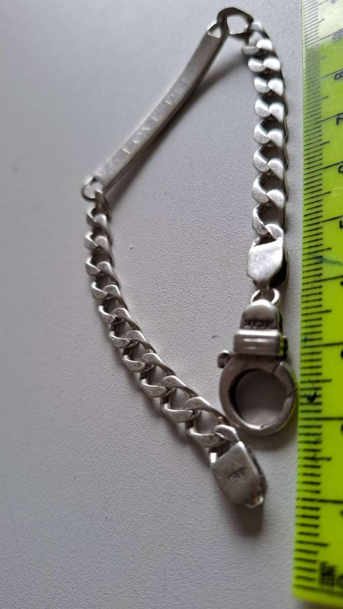 Lovely 925 Silver Chunky Chain Link Bracelet with Name Plate (14 grams) In Good Condition and Marked