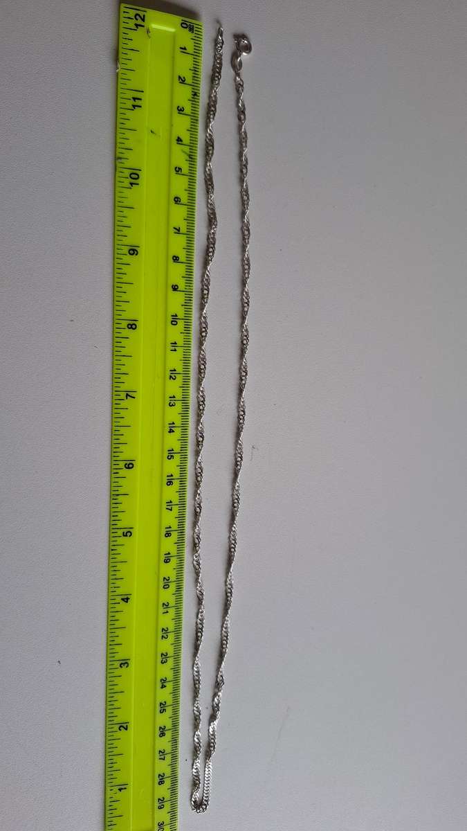 Beautiful  925 Silver Woven Chain - 60 cm Long -6.9 grams Clearly marked and in Excellent Condition