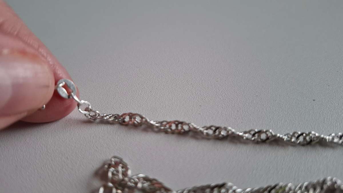 Beautiful  925 Silver Woven Chain - 60 cm Long -6.9 grams Clearly marked and in Excellent Condition