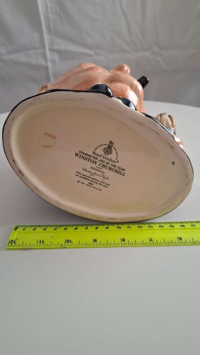 Very Rare Royal Doulton Limited Edition Winston Churchhill Toby Jug with Bulldog 1991 - D6907