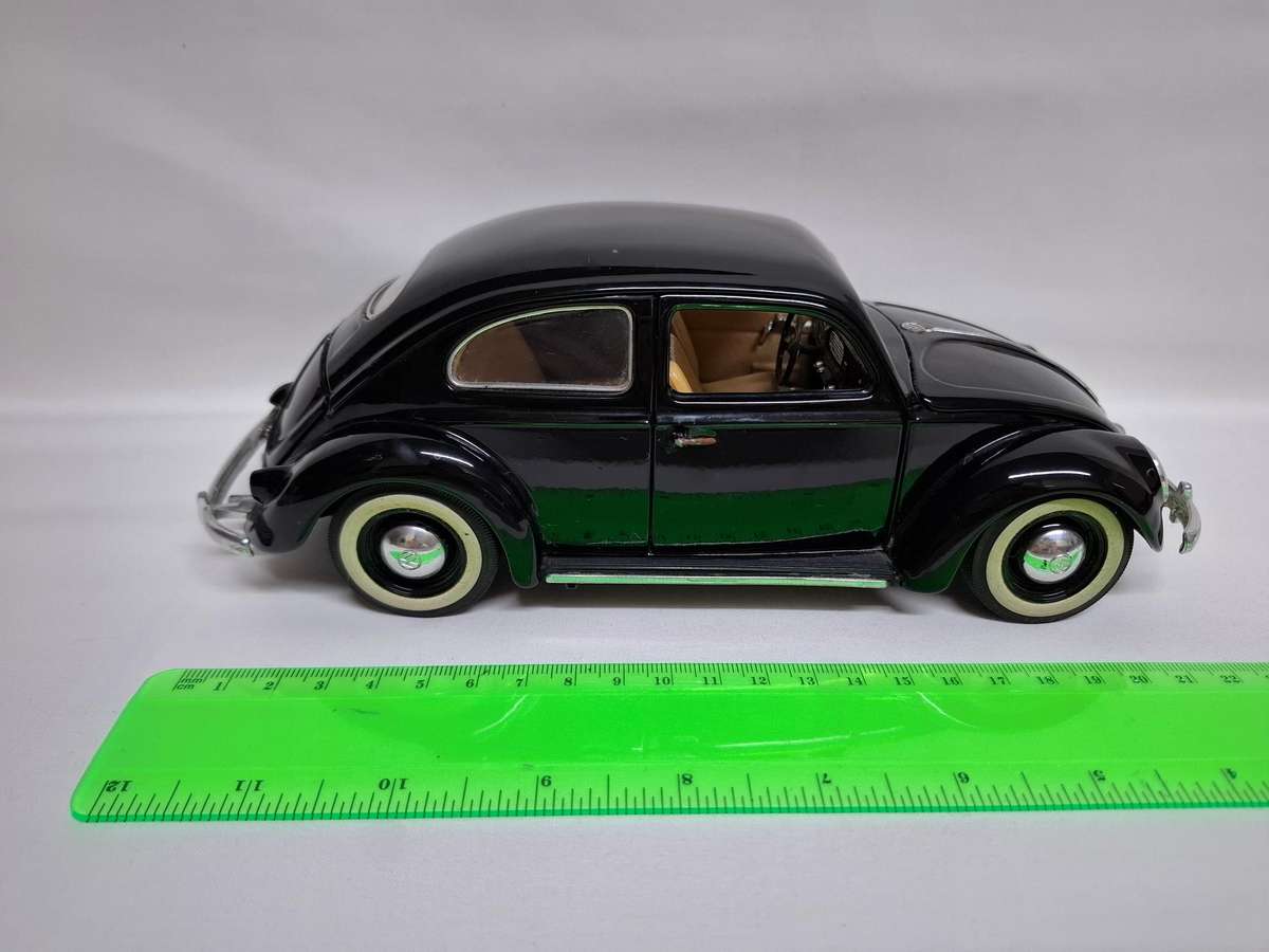 Vintage Bburago 1955 Volkswage Käfer Beetle Die Cast Model 1:18 Scale - Excellent Condition
