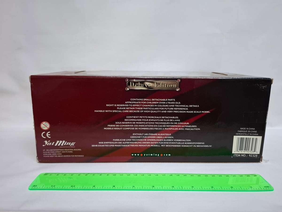 Vintage Die Cast Metal Collection Deluxe Edition 1962 Volkswagen Microbus - Excellent Condition