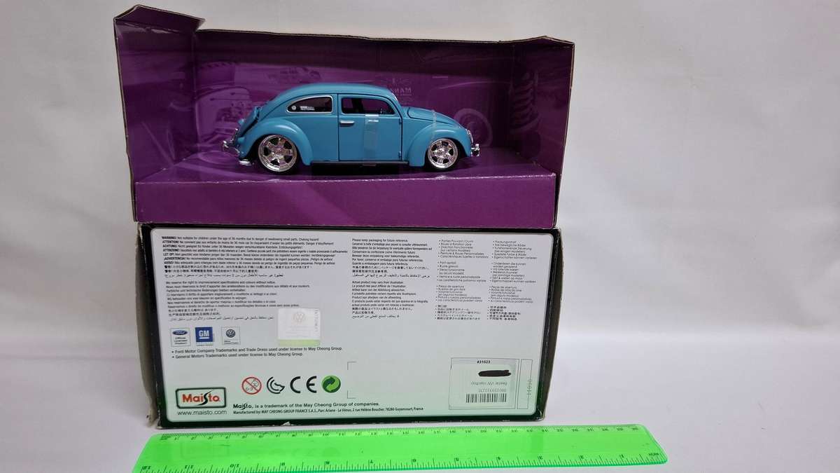 Vintage Maisto Design Die Cast 1:24 Scale Volkswagen Beetle - Good Condition