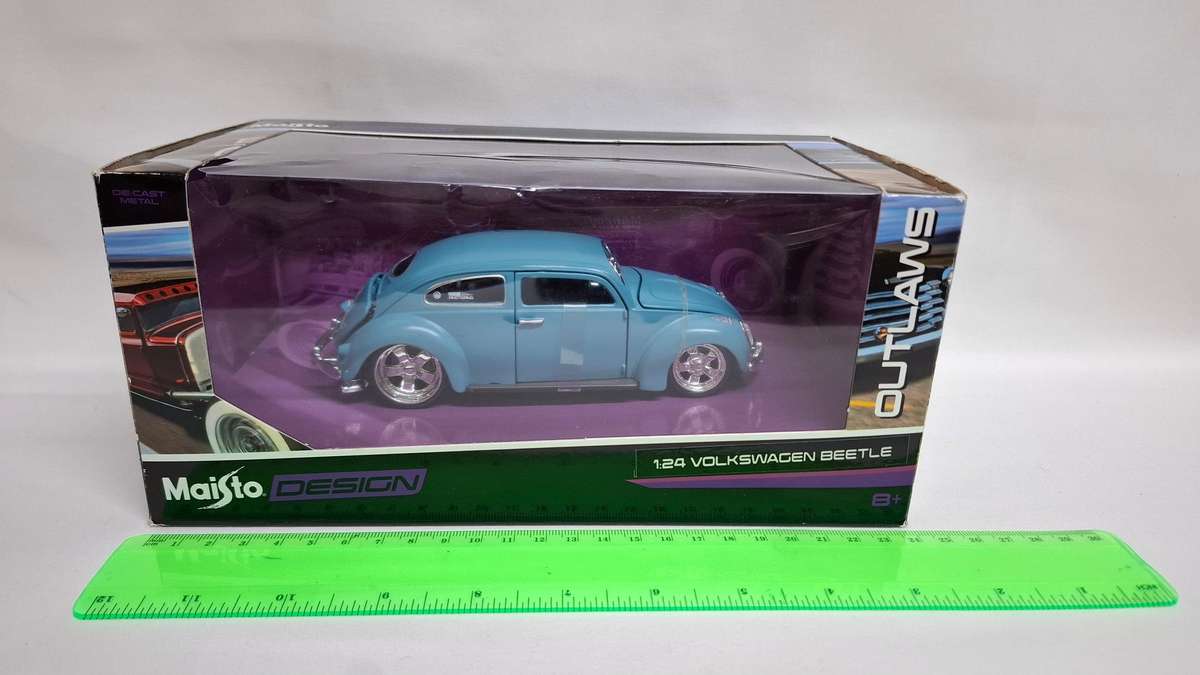 Vintage Maisto Design Die Cast 1:24 Scale Volkswagen Beetle - Good Condition