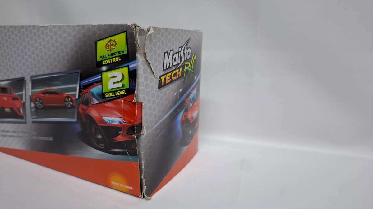 Maisto Tech R/C Volkswagen Van Samba 1:24 Scale Radio Control Vehicle - Good Condition