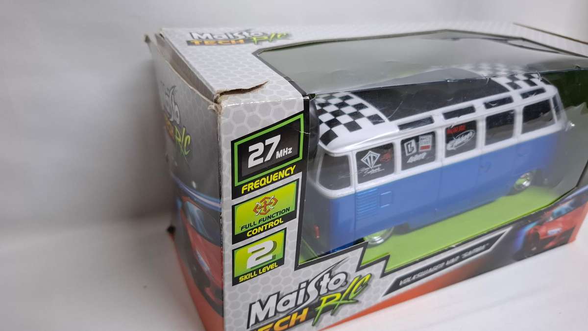Maisto Tech R/C Volkswagen Van Samba 1:24 Scale Radio Control Vehicle - Good Condition