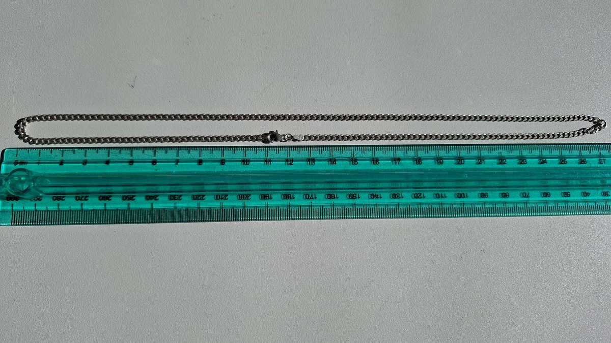 Stunning Italy 925 Silver Link Chain (54 cm Long) in Excellent Condition - (8.6 grams)