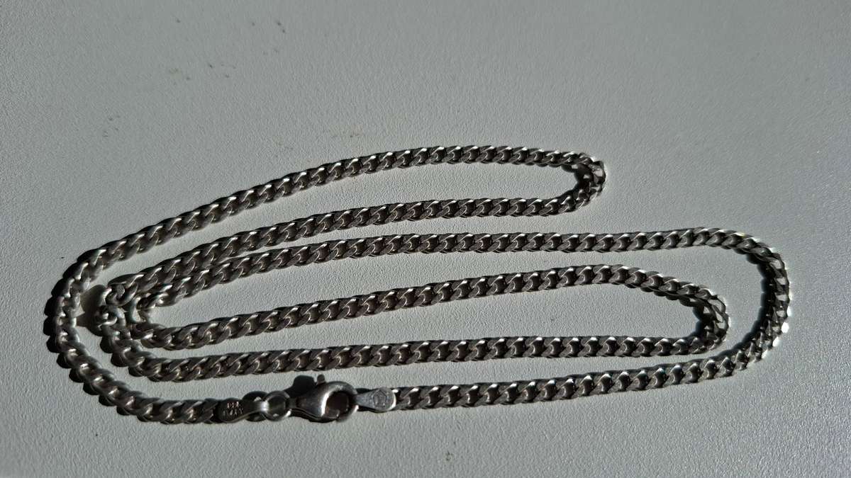 Stunning Italy 925 Silver Link Chain (54 cm Long) in Excellent Condition - (8.6 grams)