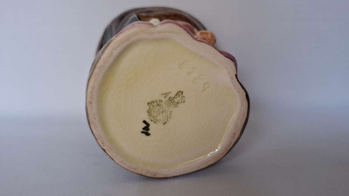 Royal Doulton Toby Jug Ash Bowl "Sairey Gamp" D. 6009 - Excellent Condition