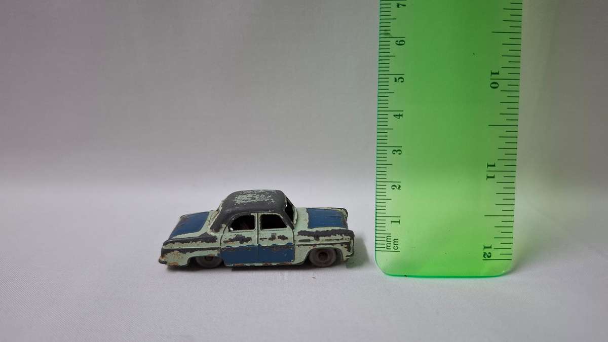 Vintage Diecast Dinky Toy No.061  "Ford Prefect". - Well played Condition