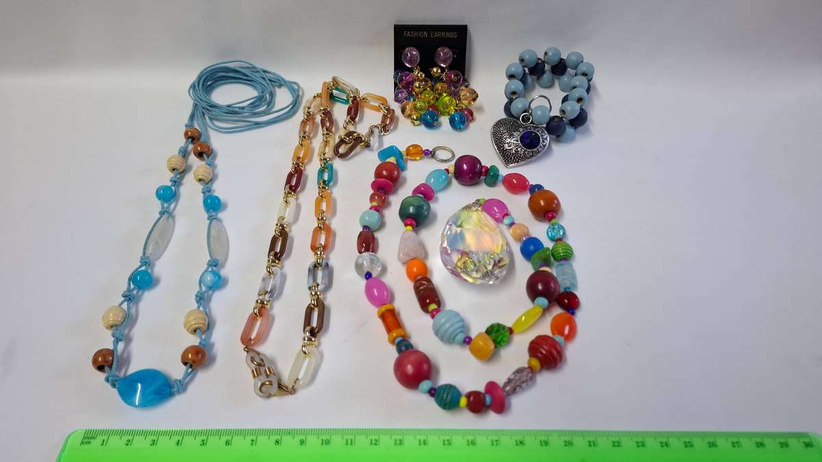 Lot 20A - A Beautiful Colourful Collection of Five Beaded Jewelry Pieces