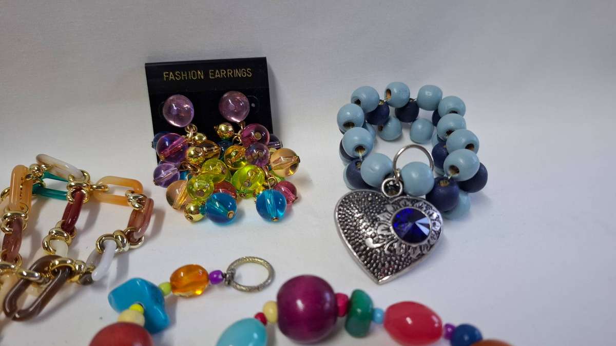 Lot 20A - A Beautiful Colourful Collection of Five Beaded Jewelry Pieces