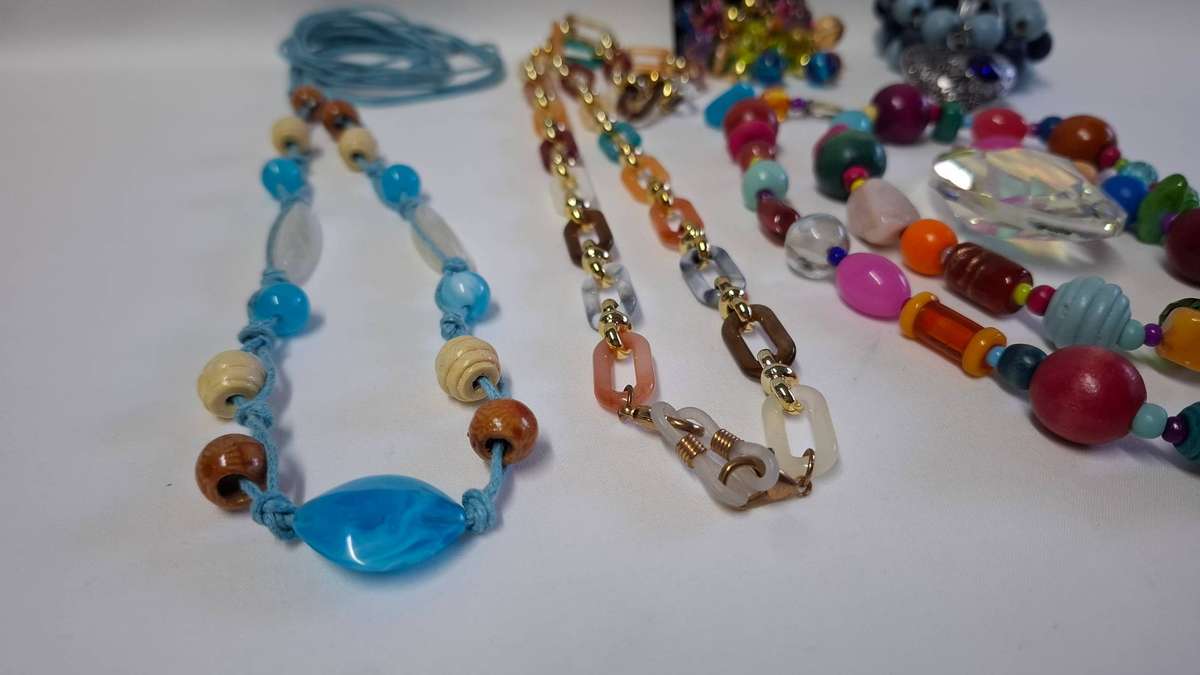 Lot 20A - A Beautiful Colourful Collection of Five Beaded Jewelry Pieces