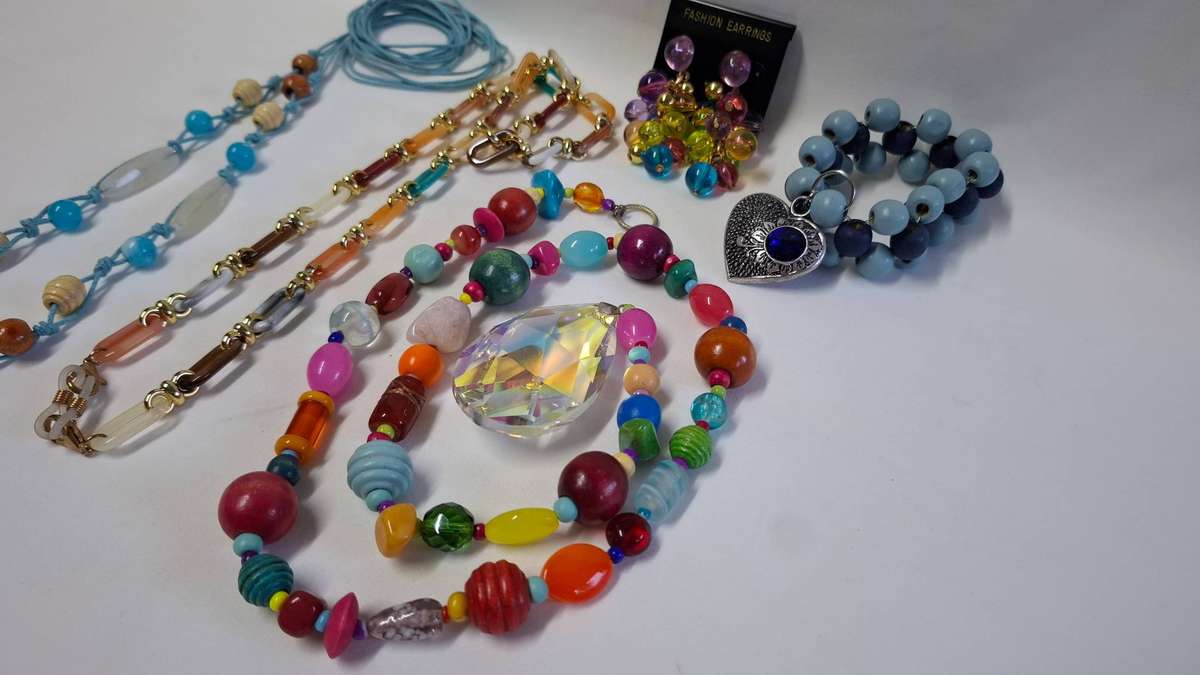Lot 20A - A Beautiful Colourful Collection of Five Beaded Jewelry Pieces