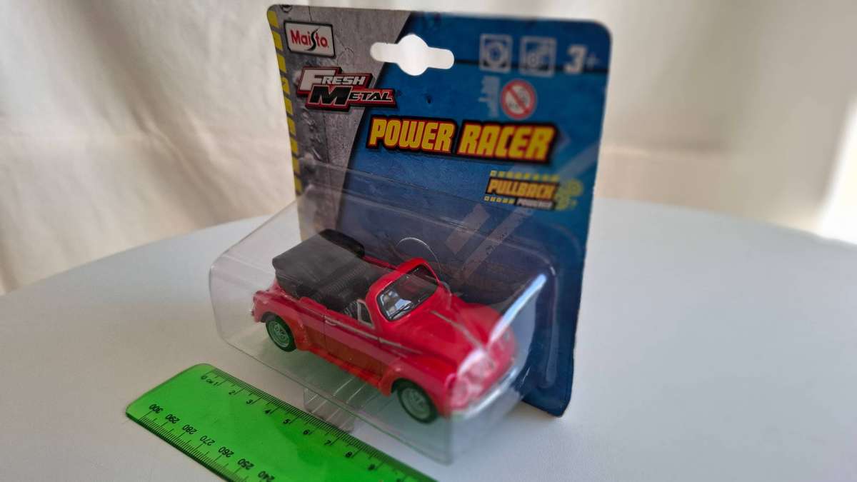 Maisto Fresh Metal  Power Racer Pullback Volkswagen Beetle in Good Condition still Sealed