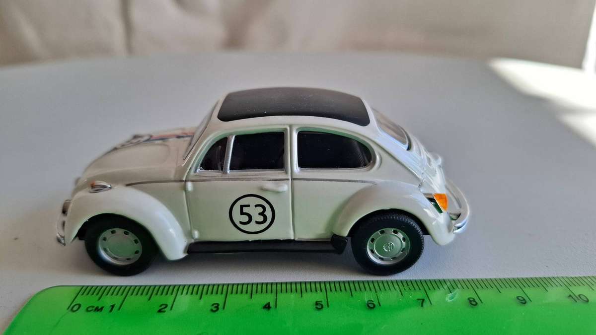 Wow!!!! Volkswagen Beetle Diecast "Herbie" in Good Condition - No Makers Name