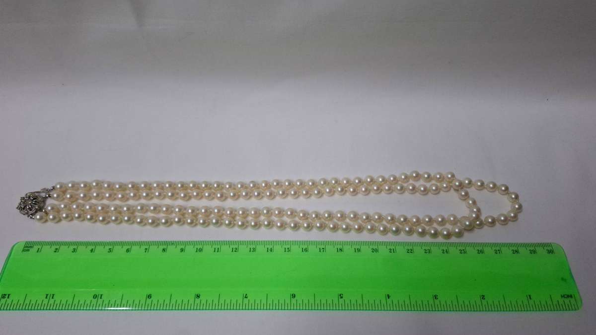 A Stunning String of Pearls with an 835 Silver Clasp (28mm length) - Excellent Condition