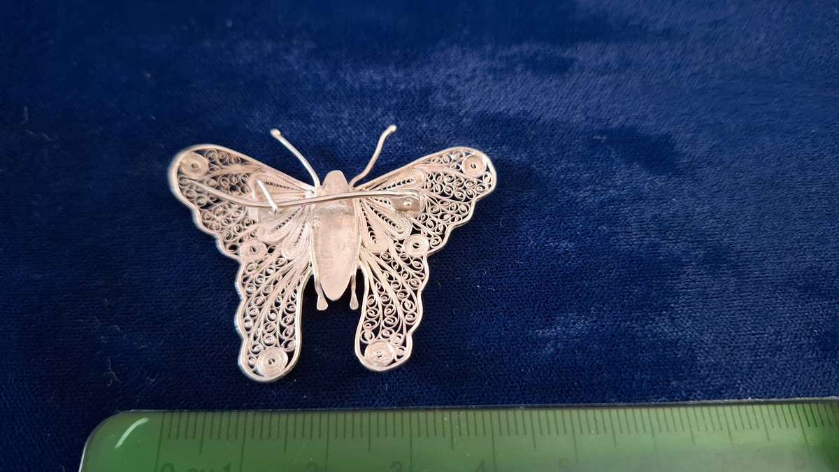 Beautiful Sterling Silver Butterfly Brooch (3.6grams) in Good Condition
