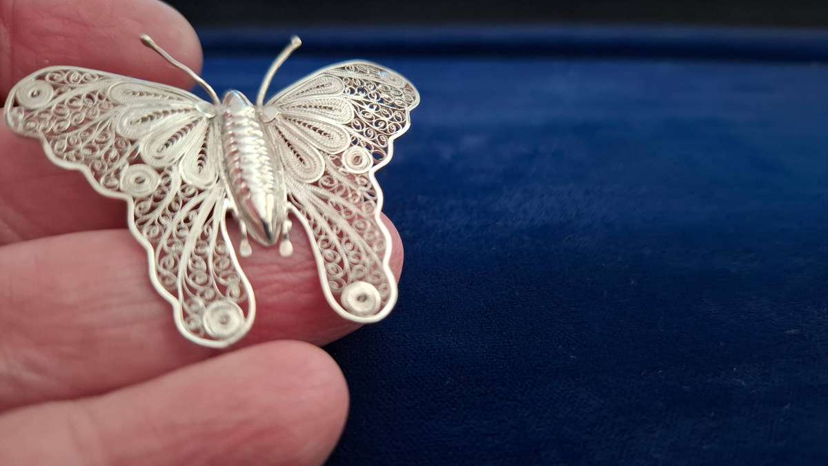 Beautiful Sterling Silver Butterfly Brooch (3.6grams) in Good Condition