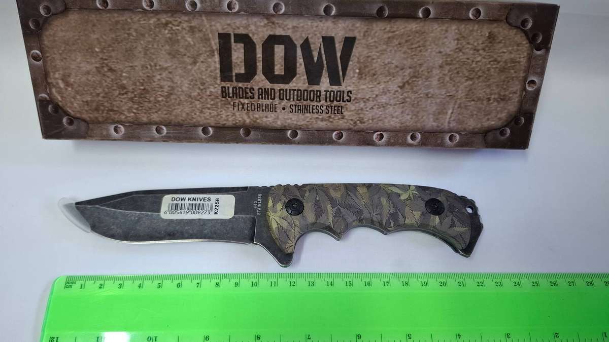 DOW Black Blade Camo Handle Knife with Sheath - K2258 - Excellent Condition