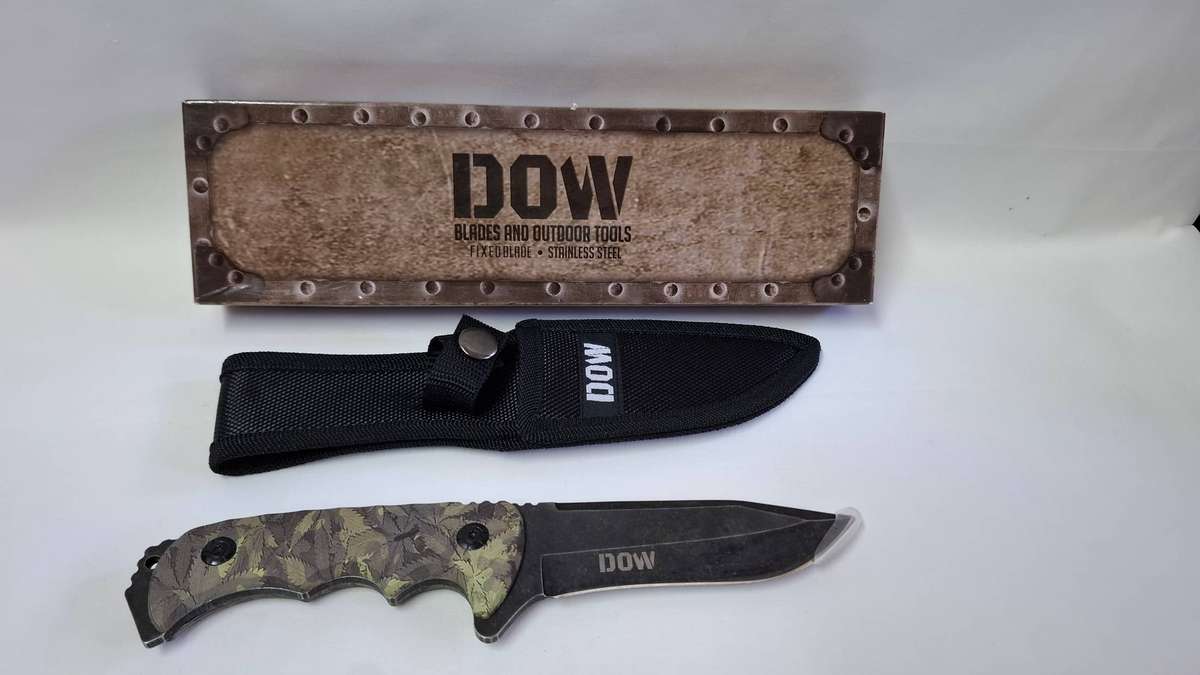 DOW Black Blade Camo Handle Knife with Sheath - K2258 - Excellent Condition