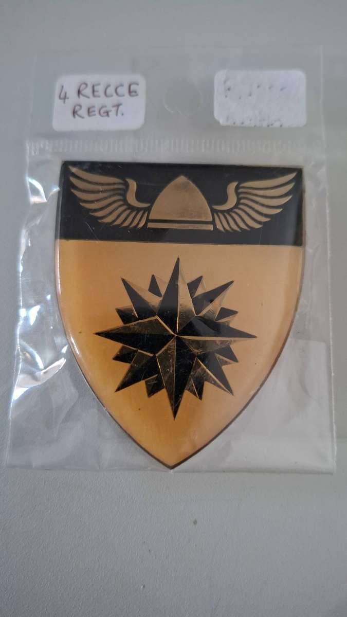 SADF 4 Recce Army Special Forces Commando Shoulder Flash Badge (Pins in Tact) in Good Condition