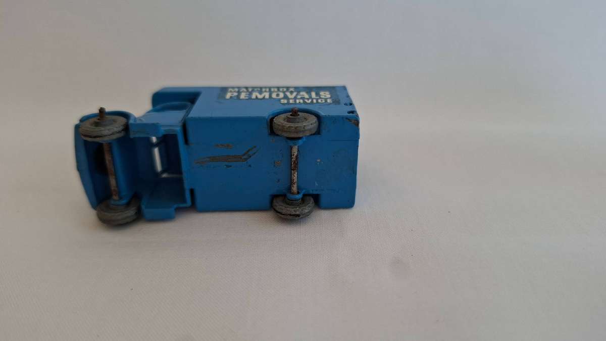 Vintage Lesney Diecast No.17a Bedford Removals Van - Good Condition.