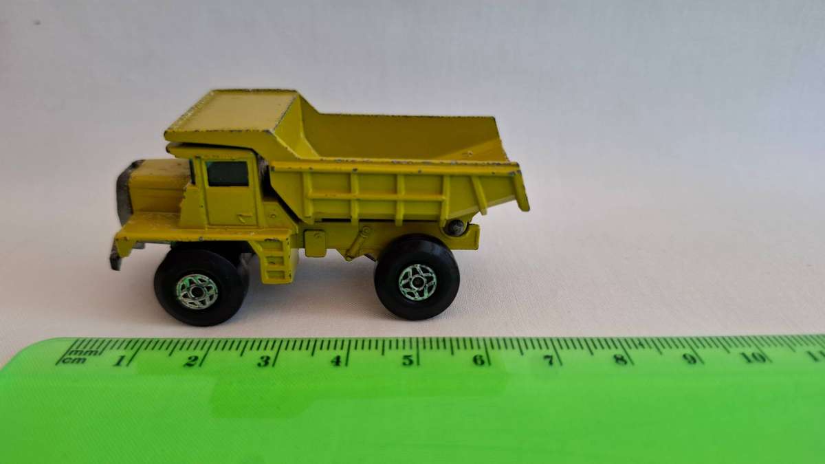 Vintage Matchbox Diecast No.28 "Dump Truck" Made By Lesney - Good Condition