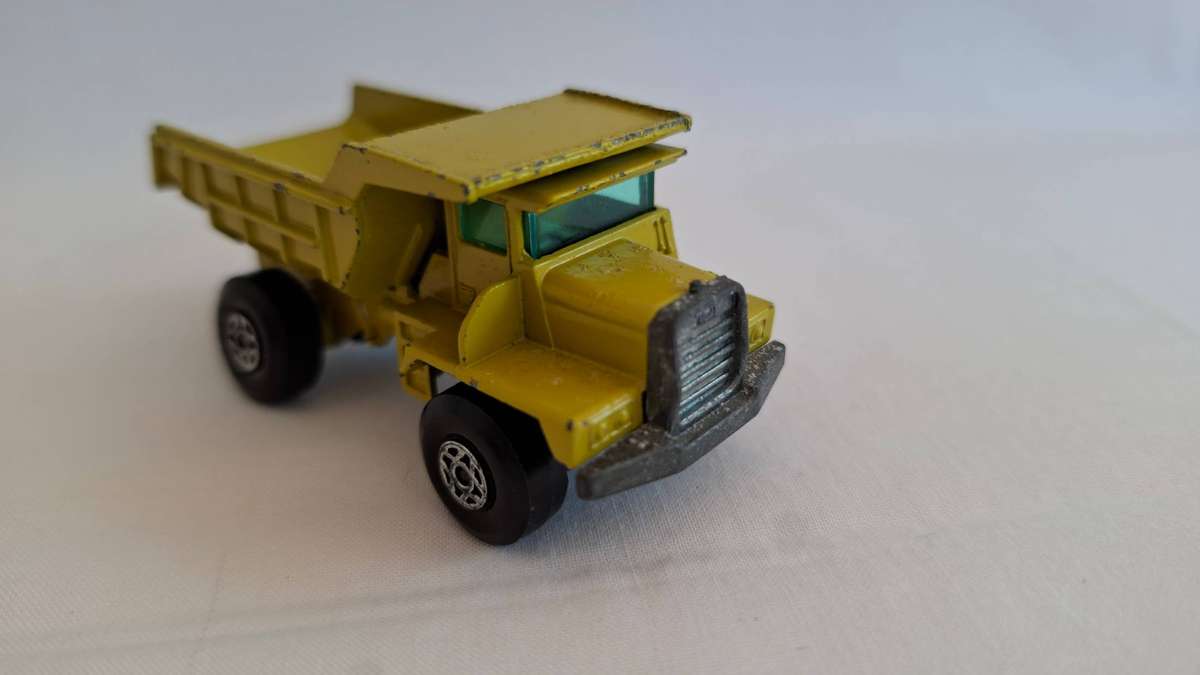 Vintage Matchbox Diecast No.28 "Dump Truck" Made By Lesney - Good Condition