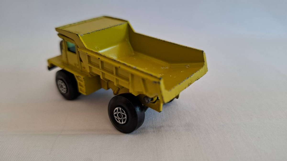 Vintage Matchbox Diecast No.28 "Dump Truck" Made By Lesney - Good Condition