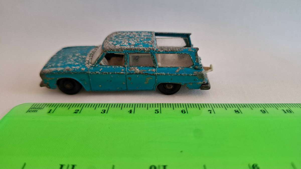 Vintage Matchbox Diecast No.42 "Studebaker Lark Wagonaire" Made By Lesney - Well played condition