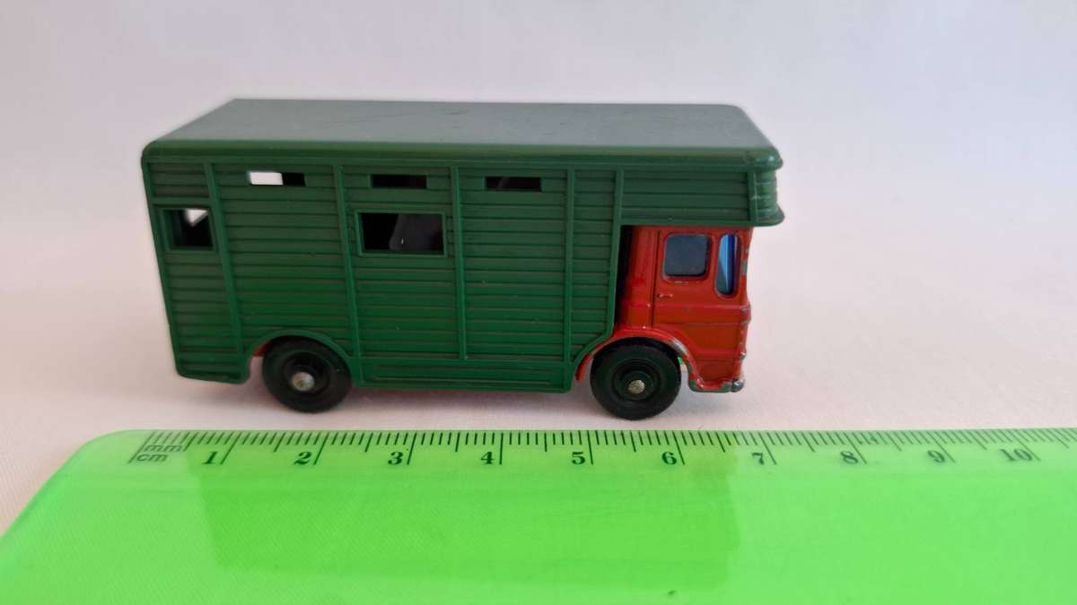 Vintage Matchbox Diecast No.17 "Horse Box" Made By Lesney - Excellent Condition