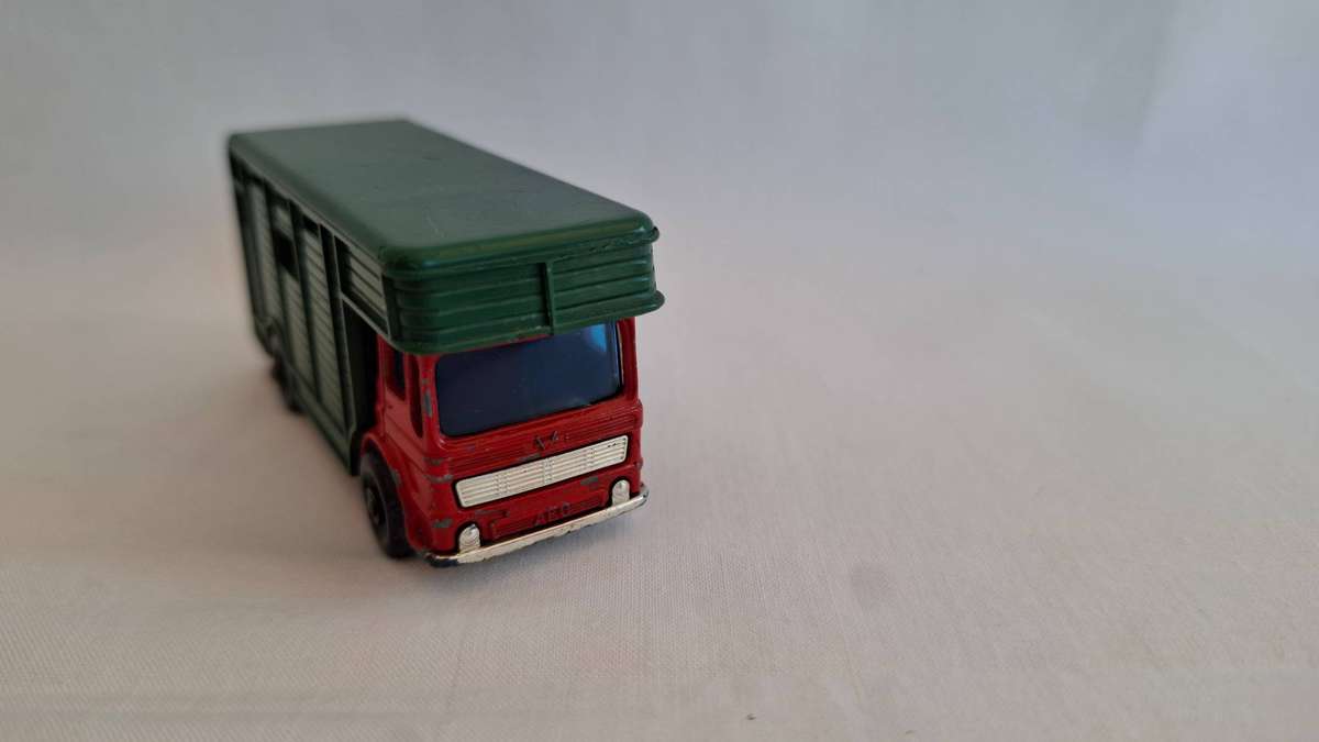 Vintage Matchbox Diecast No.17 "Horse Box" Made By Lesney - Excellent Condition