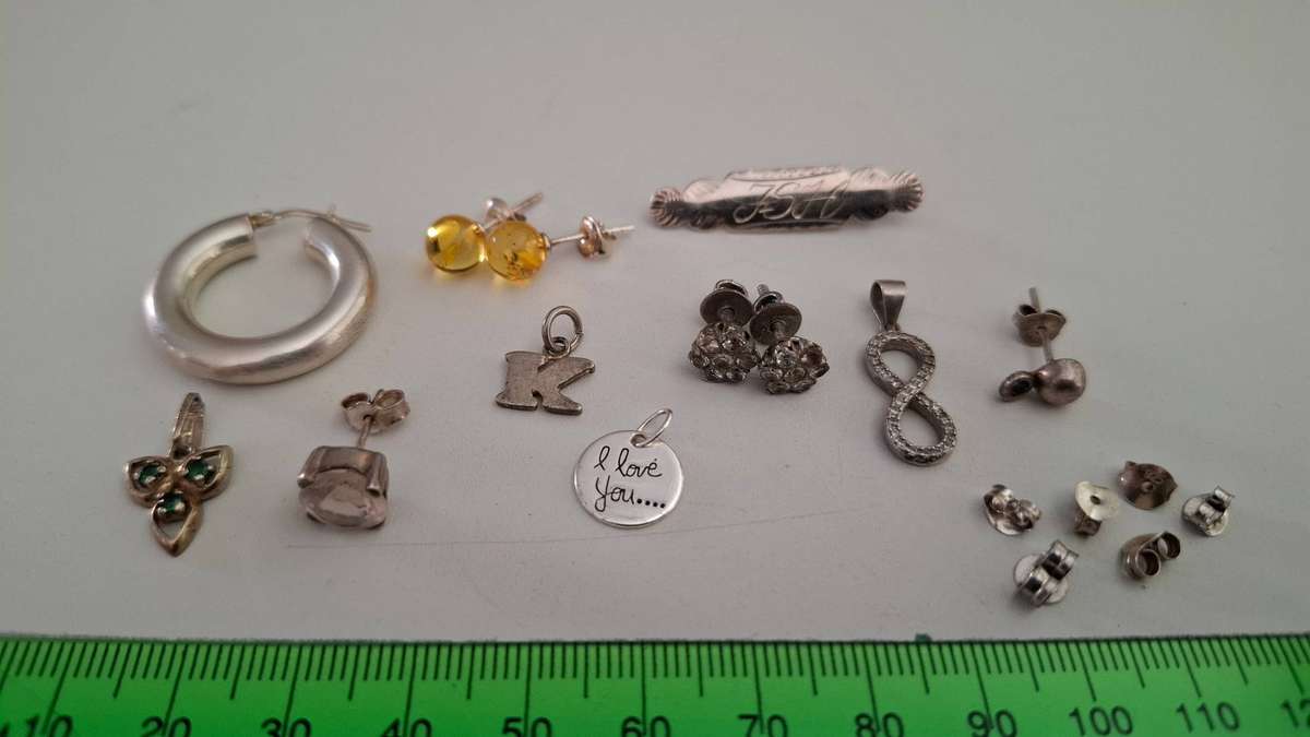 Lot of 925 Silver Jewellery - Pendants -Earrings-Brooch- Please view images- 12.1 grams