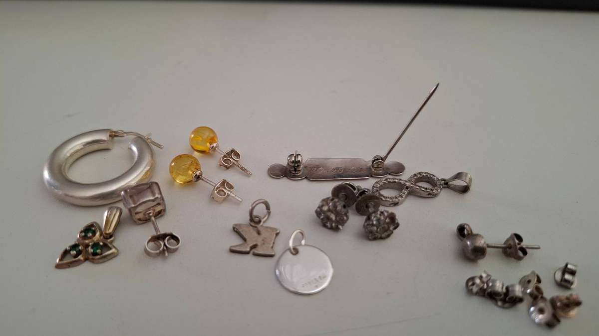 Lot of 925 Silver Jewellery - Pendants -Earrings-Brooch- Please view images- 12.1 grams