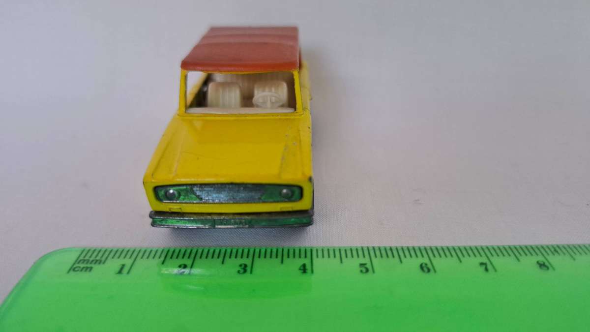 Vintage Lesney "Matchbox Series" Diecast No. 18 Field Car - Excellent Condition