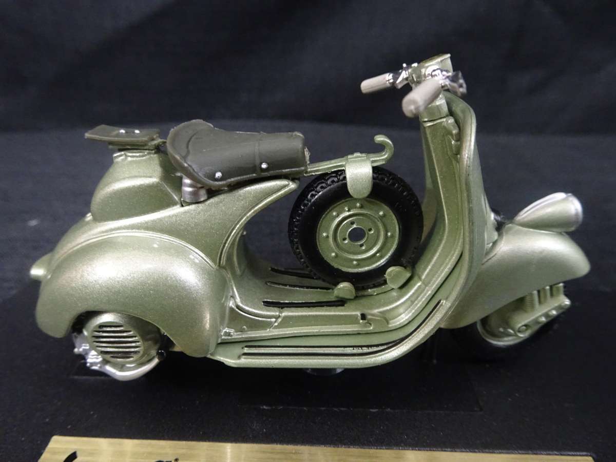Vespa Scooter Sport 6 Giorni (1952) Maisto - Scale: 1:18 - Made In China