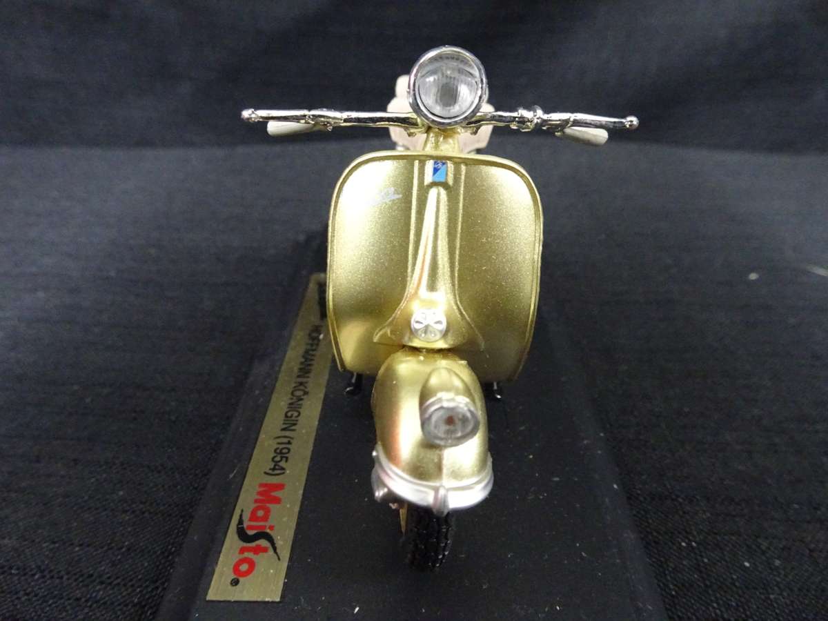Vespa Scooter Hoffmann Konigin (1954) Maisto - Scale: 1:18 - Made In China