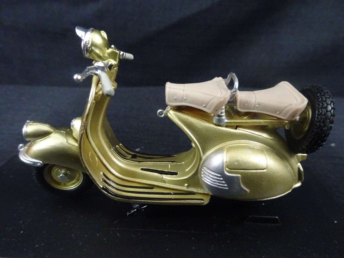 Vespa Scooter Hoffmann Konigin (1954) Maisto - Scale: 1:18 - Made In China